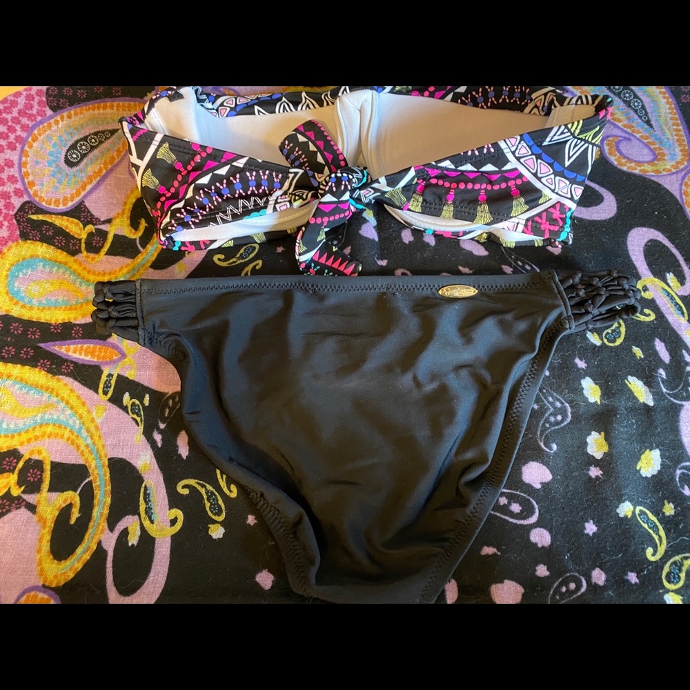 Bathing suit - Picture 2 of 3